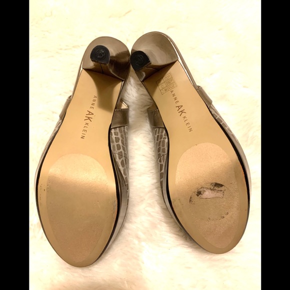 Anne Klein Peep Toe Metallic Sling back heel - Picture 3 of 4